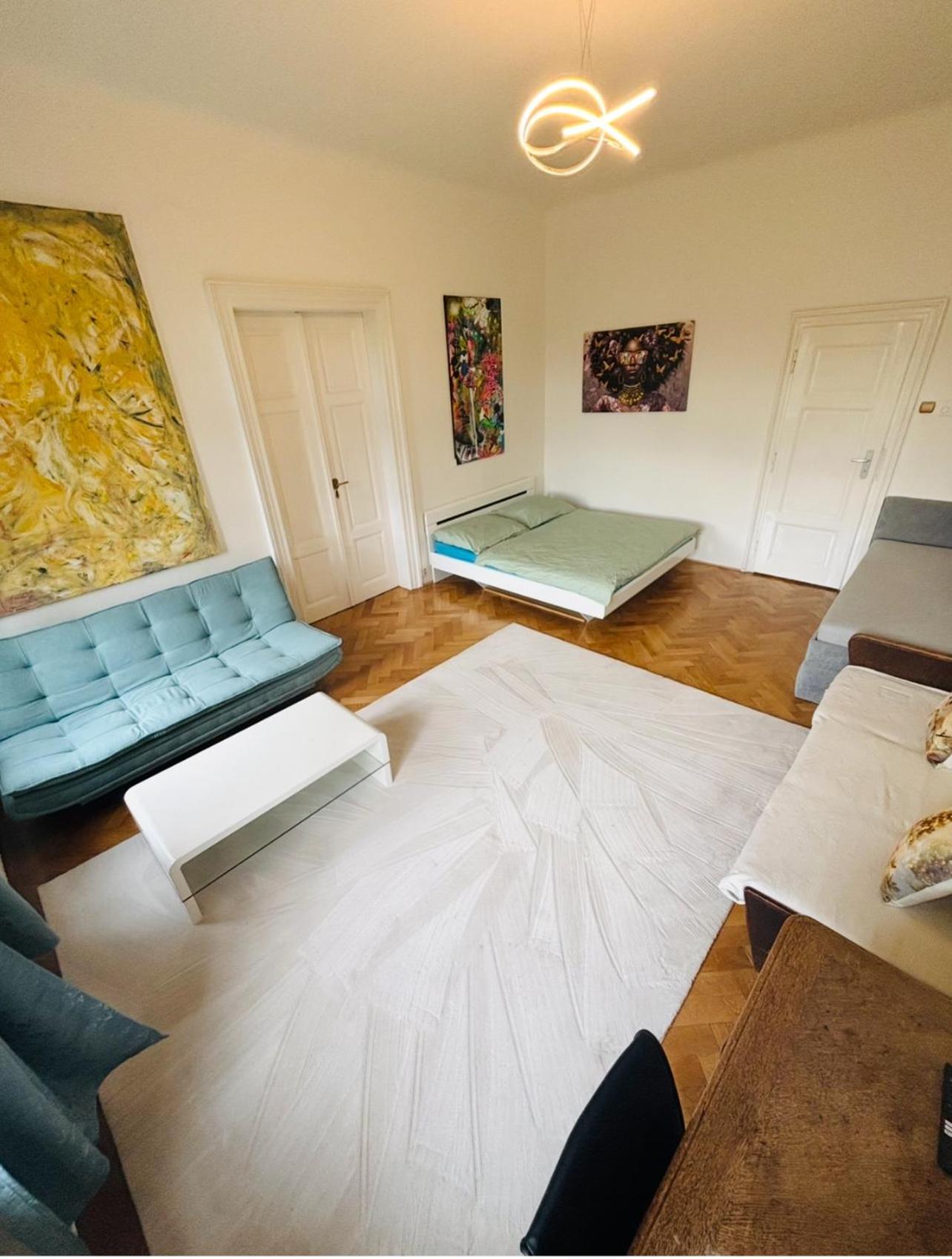 Wenceslas Square 150 M2 Apartment